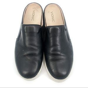 Vionic Slip On Leather Sneakers Size 10